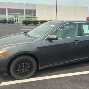 2009 Toyota CAMRY LE photo 2