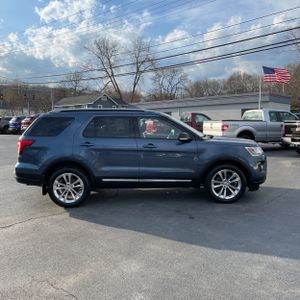 FORD EXPLORER XLT - 10