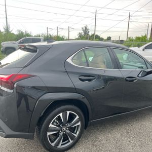 2025 Lexus UX 300H PREMIUM 照片 9