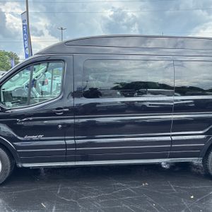 FORD TRANSIT 150 - 4