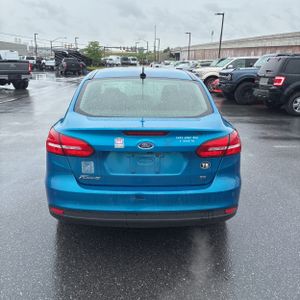 FORD FOCUS SE - 7