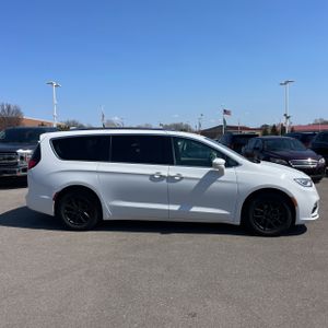 CHRYSLER PACIFICA TOURING L - 10