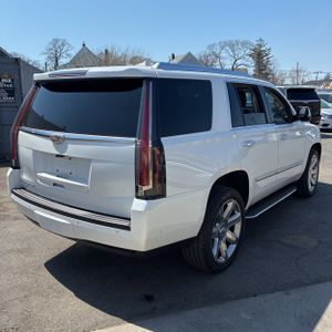 CADILLAC ESCALADE LUXURY - 8