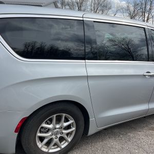 CHRYSLER VOYAGER LX - 9