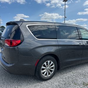 2019 Chrysler PACIFICA TOURING PLUS — фото 9