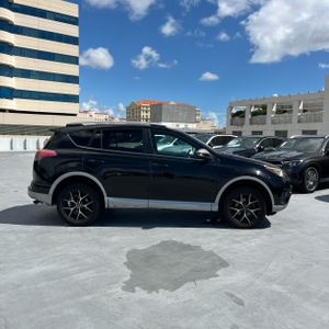 2018 Toyota RAV4 SE — фото 10