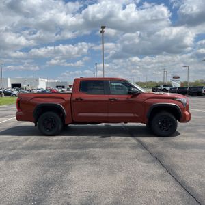 TOYOTA TUNDRA - 10