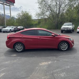 HYUNDAI ELANTRA - 10