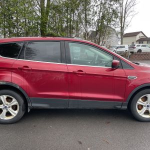FORD ESCAPE SE - 9