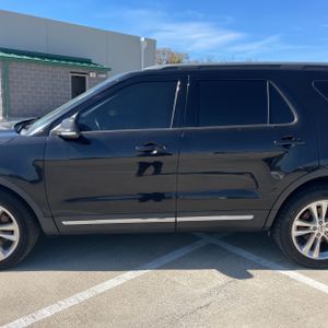FORD EXPLORER XLT - 4
