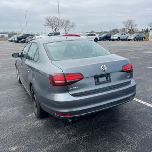 VOLKSWAGEN JETTA 1.4T S - 5