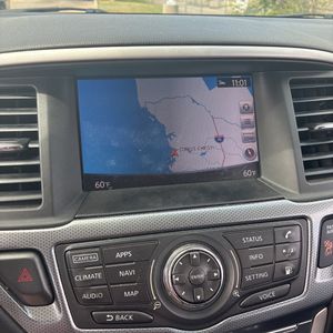 2018 Nissan PATHFINDER SL — миниатюра 40