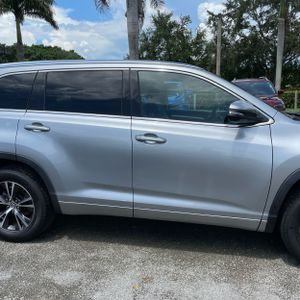 صورة 11 لـ 2016 Toyota HIGHLANDER XLE