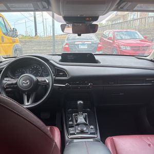 صورة مصغرة 36 لـ 2025 Mazda CX-30 2.5 S CARBON EDITION