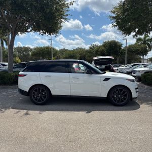 صورة 10 لـ 2024 LAND Rover RANGE ROVER SPORT P360 SE