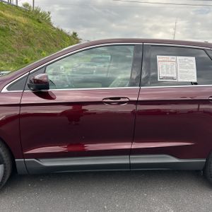 FORD EDGE SEL - 4