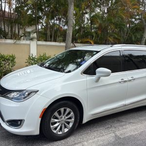 صورة 2 لـ 2018 Chrysler PACIFICA TOURING L