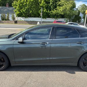 FORD FUSION SE - 4