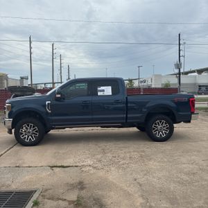 FORD F-250 SUPER DUTY LARIAT - 3