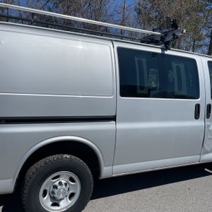 CHEVROLET EXPRESS 2500 - 9