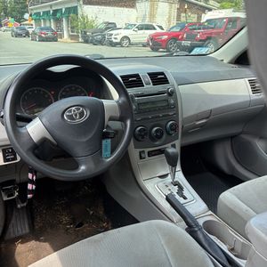 2011 Toyota COROLLA LE — миниатюра 36