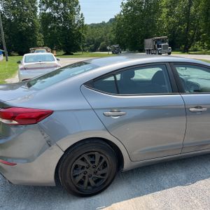 2018 Hyundai ELANTRA SE photo 9