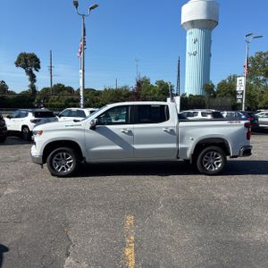 صورة 3 لـ 2023 Chevrolet SILVERADO 1500 LT