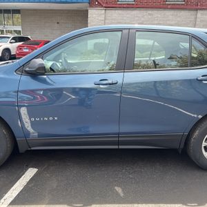 CHEVROLET EQUINOX LS - 4