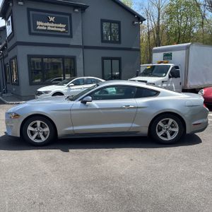 FORD MUSTANG ECOBOOST - 3