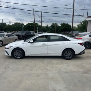 HYUNDAI ELANTRA SEL - 3