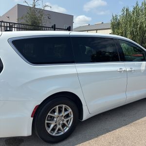 صورة 8 لـ 2025 Chrysler PACIFICA SELECT