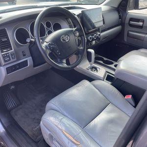 صورة 61 لـ 2012 Toyota SEQUOIA LIMITED