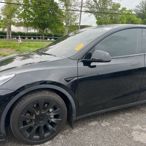 TESLA MODEL Y LONG RANGE - 2