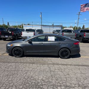FORD FUSION SE - 3