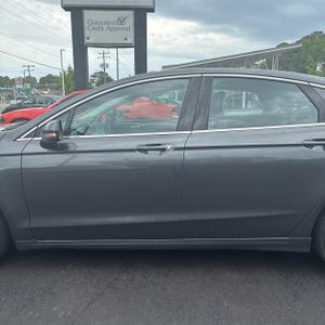 FORD FUSION SE - 4