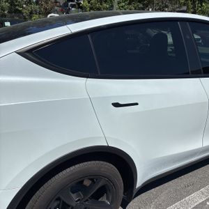 TESLA MODEL Y LONG RANGE - 9