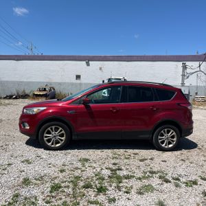 صورة 3 لـ 2017 FORD ESCAPE SE