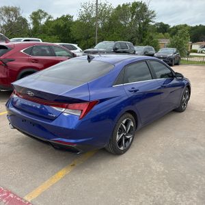 HYUNDAI ELANTRA HYBRID LIMITED - 7