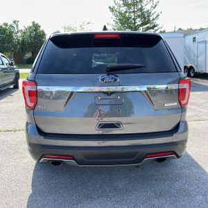FORD EXPLORER XLT - 7