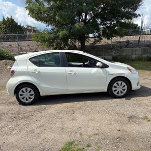 2014 Toyota PRIUS C TWO — фото 10