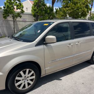 CHRYSLER TOWN AND COUNTRY TOURING - 2