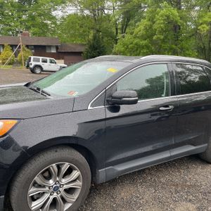 FORD EDGE TITANIUM - 2