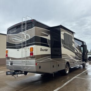 FORD F-53 MOTORHOME CHASSIS - 8