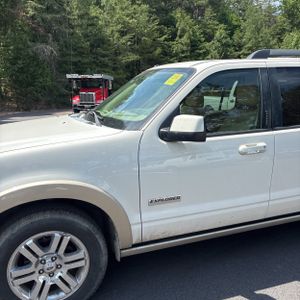 FORD EXPLORER EDDIE BAUER - 2