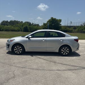 صورة 3 لـ 2022 KIA RIO S