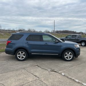 FORD EXPLORER XLT - 10