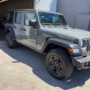 صورة 10 لـ 2022 JEEP WRANGLER UNLIMITED SPORT