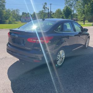 FORD FOCUS TITANIUM - 8