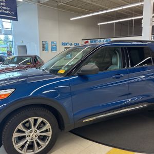 2020 FORD EXPLORER XLT photo 2