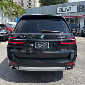 صورة 7 لـ 2024 BMW X7 XDRIVE40I